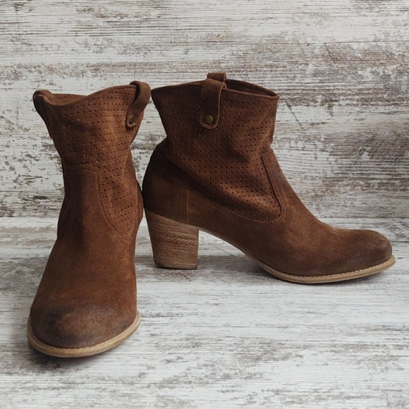 🟨Like New n.d.c. Made by Hand Suede Booties - Picture 5 of 13